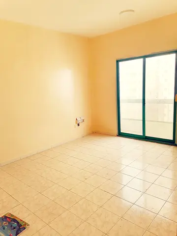 ready to move apartment 1BHK 1 washroom ywith balcony central Ac central gas 28k