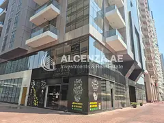 Corner Unit With High Visibility &amp; Footfall