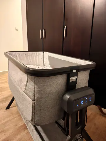 Graco Pack n Play Style Portable Bassinet - Grey, Excellent Condition
