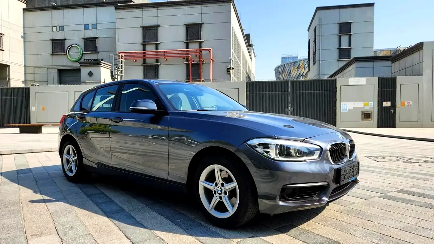 BMW 1-Series 2019 — photo 1 of 16