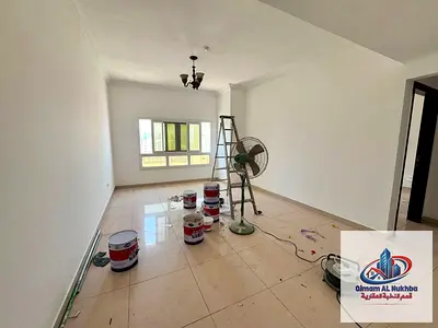 القاسمية الند الشارقة\ شقة غرفه وصالة مع رائعه مساحة كبيرة ومريحة،مجهزة بتكييف مركزي وغاز مركزي،داخل بناية نظيفة ومرتبه مع مخرج سهل جدا لدبي وعجمان