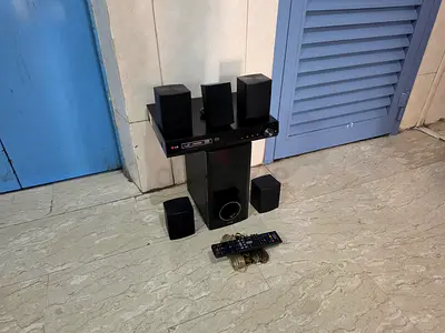 LG 5.1ch (Bluetooth, Aux in) Home Theatre System in excellent working condition