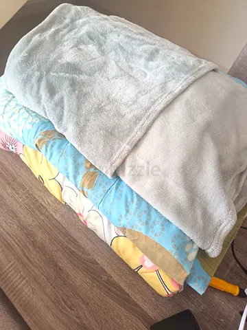 Soft fleece throw blanket - light grey, gently used