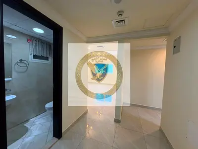 غرفتين وصالة مع باركن مجاني وإطلالة مفتوحة وغرفة ماستر و3 حمامات ومطبخ واسع داخل تاور عائلي بالمجاز 2 قرب كورنيش المجاز ومخرج دبي