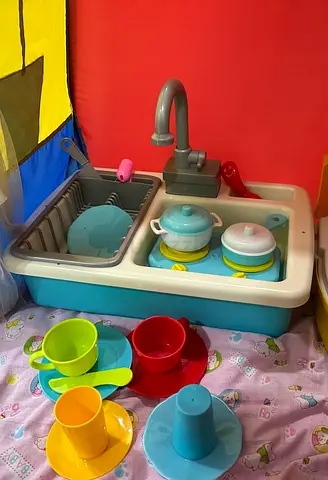 Kids Play Kitchen Sink with Dishes and Faucet Set