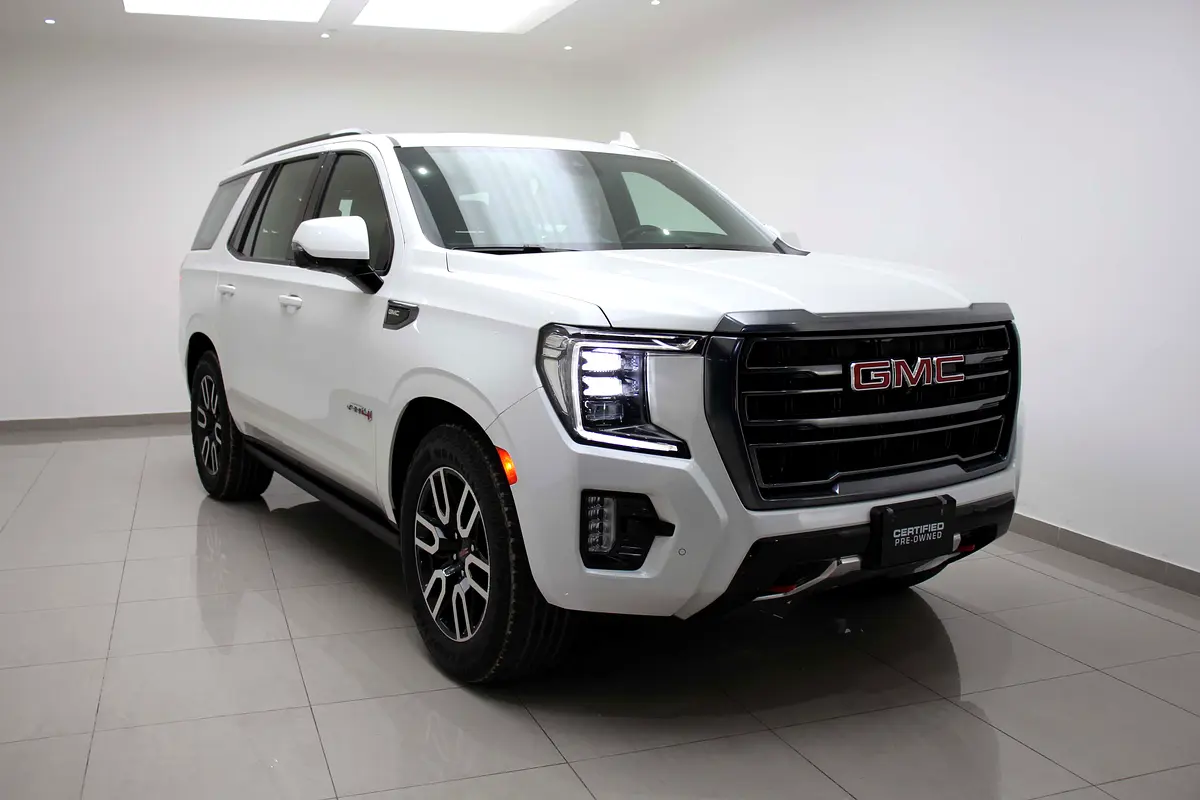 GMC Yukon 2023 — photo 1 of 11