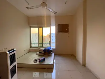 Spacious 1bhk split ac central gas family building with free parking available in butina