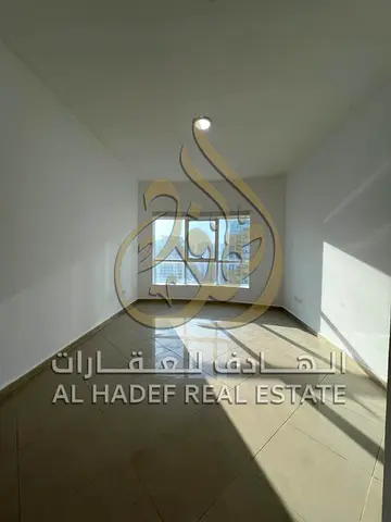 ✨ إطلالة مباشرة على قناة القصباء! سكن الملوك في قلب الشارقة السياحي! ✨ استمتع بأرقى مستويات السكن في منطقة القصباء الشهيرة، شقة فسيحة