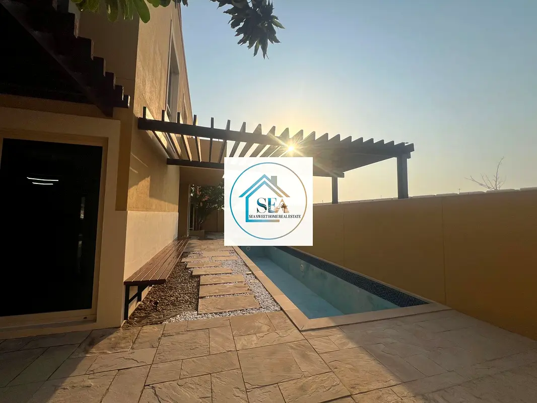 Corner villa 5 bedrooms I Single row I Private pool I Sea & beach views from the balcony and rooftop