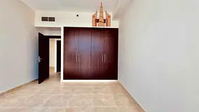 Spacious 1bhk with balcony wardrobes free parking near park