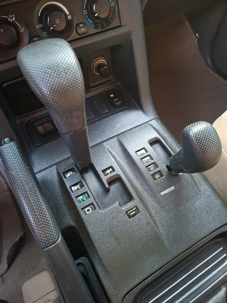 Mitsubishi Pajero 2007 — photo 1 of 12