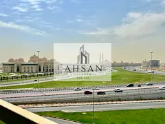 Luxurious 3BHK | Gym &amp; Pool | Covered Parking