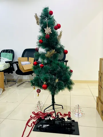 Christmas Tree with Decorations – Good Condition