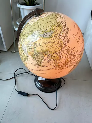 Globe Lamp
