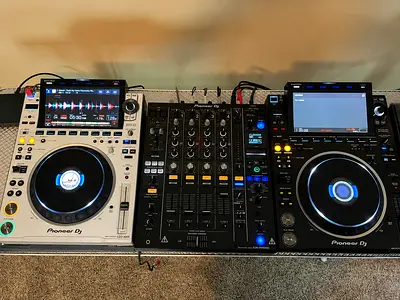 Pioneer CDJ 3000 PAIR with DJM 900 nexus2 DJ Mixer