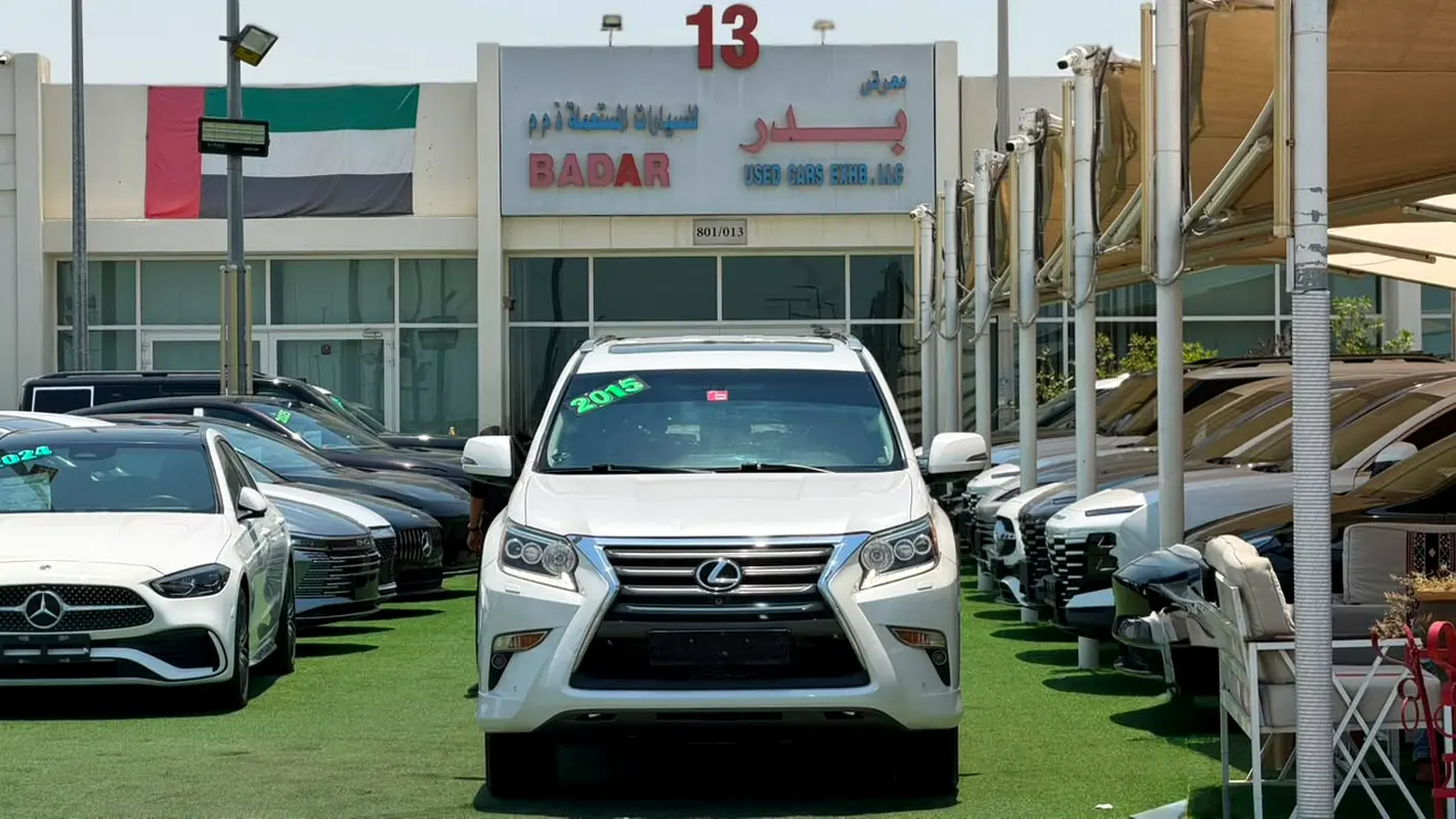 Lexus GX-Series 2015 — photo 1 of 15