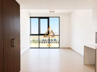 Waterfront Luxury | Brand New Studio | High ROI