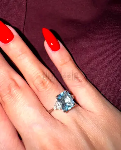 18 KT GOLD RING - TOPAZ