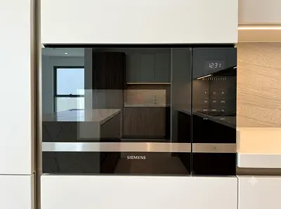 Siemens iQ700 Series Built-in Microwave – Black Finish, Excellent Condition
