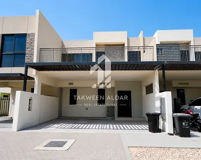R2MB | Single Row | Road Facing | Spacious Layout