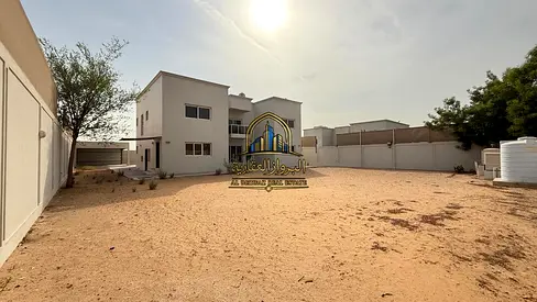 Luxurious 5 bedroom with maid room villa for rent