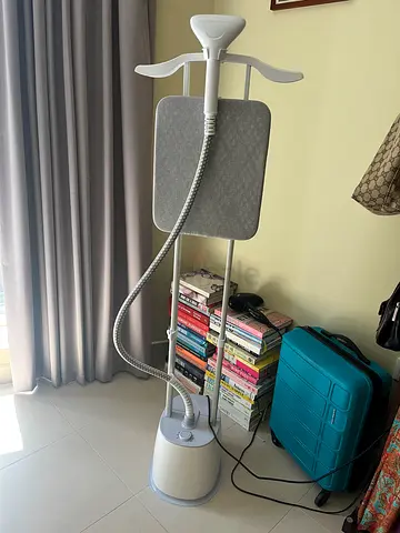 Clothes steamer
