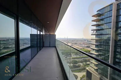 Large Layout | Golf View | Corner Unit
