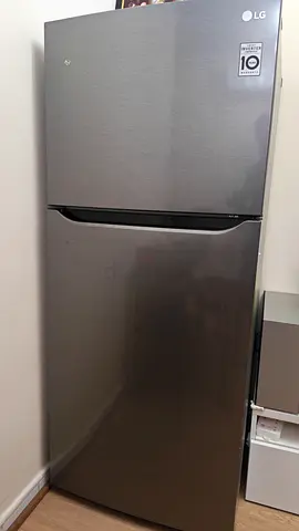 LG Smart Inverter Top Freezer Refrigerator Like New