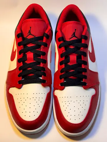 ORIGINAL AIR JORDAN 1 LOW BULLS MENS SIZE: U.S 11