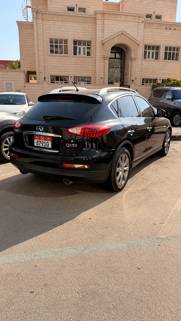 Infiniti QX50 2014 — photo 1 of 10
