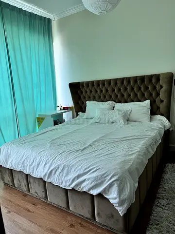 King-size bed