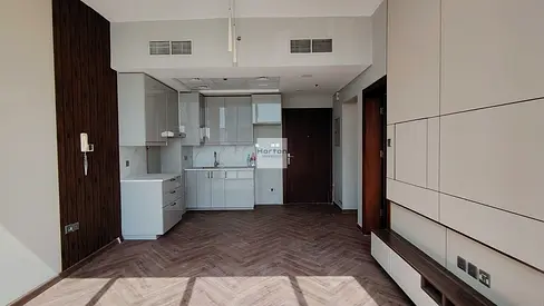 UNFURNISHED I UPGRADED I READY TO MOVE