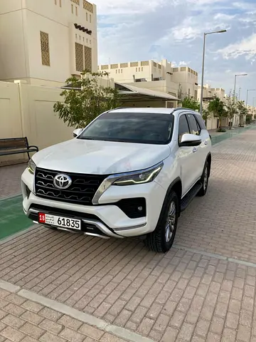 Toyota Fortuner VXR - complete service history - zero accidents