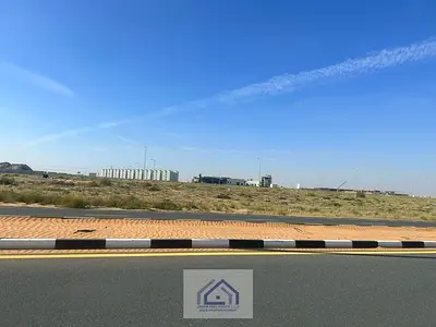 ارض فيلا موقع مميز بلوك D  تلال قريبة من  المسجد