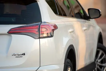 2016 Toyota RAV 4 — фото 9