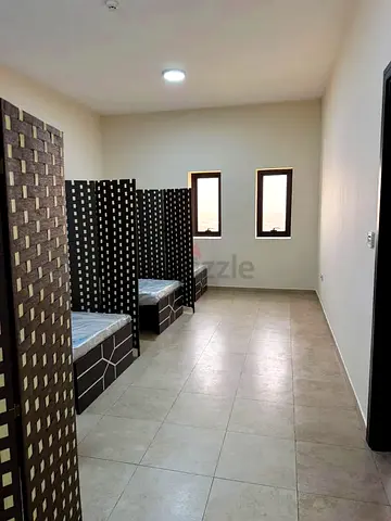NEXT TO BUS STOP EXECUTIVE BED SPACE IN SILICON OASIS