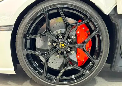 صورة 11 لـ 2025 Lamborghini REVUELTO