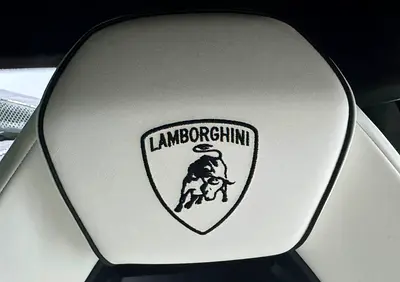 صورة 10 لـ 2025 Lamborghini REVUELTO