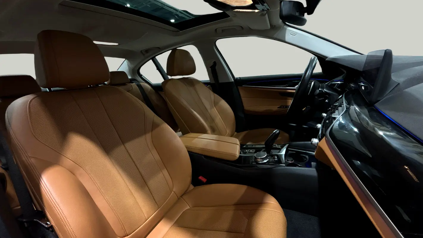BMW 5-Series 2023