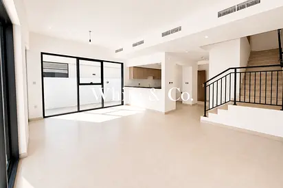 Corner Unit | Park Facing | Maids Room