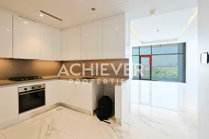 Large & Bright Unit | Well Maintained | Exclusive