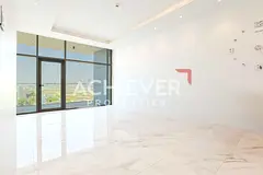 Large & Bright Unit | Well Maintained | Exclusive