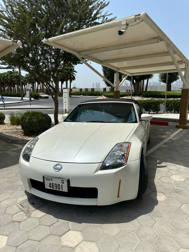 Nissan 350Z 2005 — photo 1 of 10