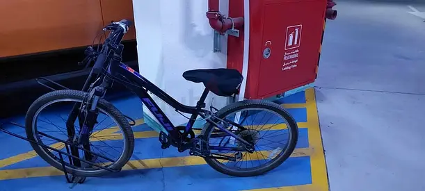 Used full-size mountain bike - 20 frame, front suspension, good for city and trail rides
