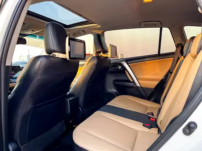 2016 Toyota RAV 4 — фото 19