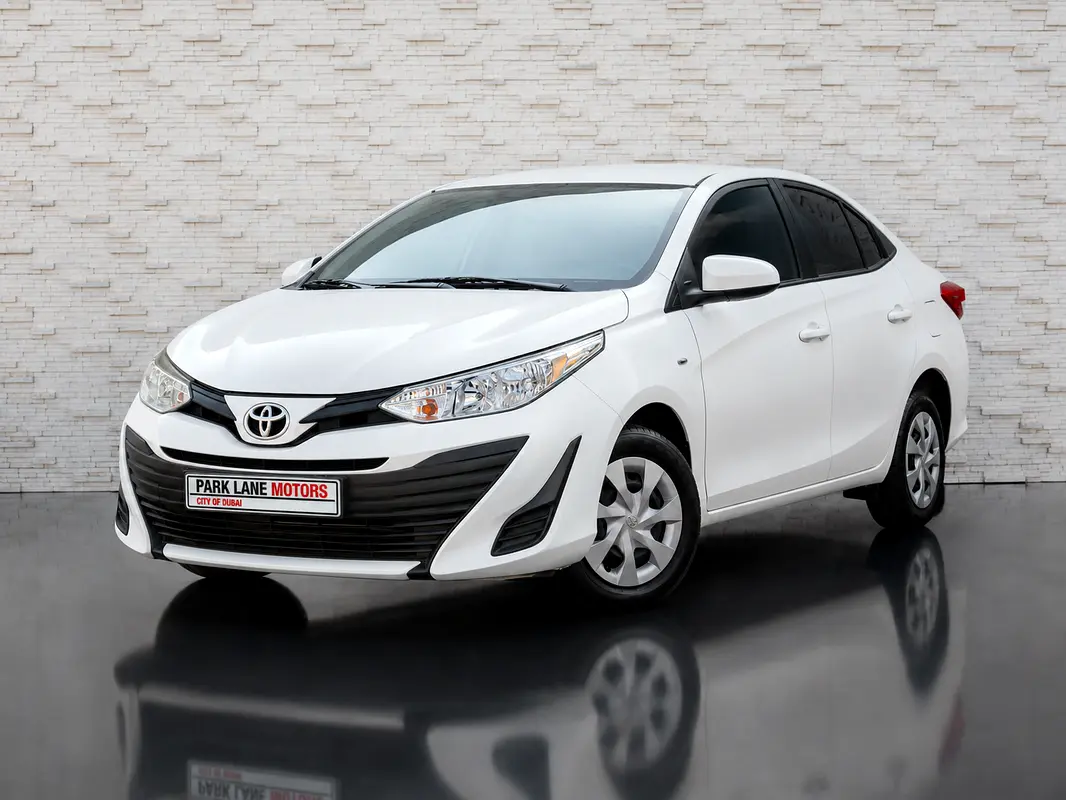 Toyota Yaris 2019 — photo 1 of 16