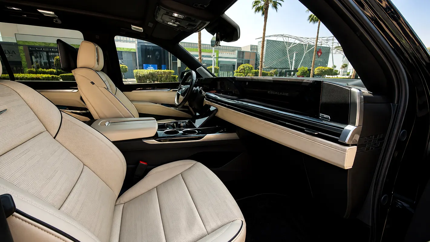 Cadillac Escalade 2025 — photo 1 of 17