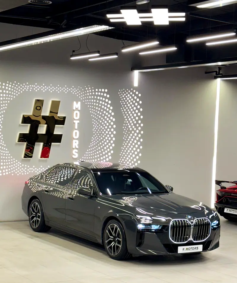 BMW 7-Series 2024 — photo 1 of 20