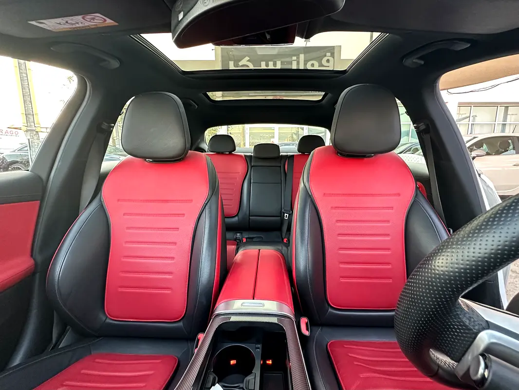 Mercedes-Benz C-Class 2024