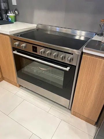 Daewoo Electric Cooker with Oven + 2years Warranty